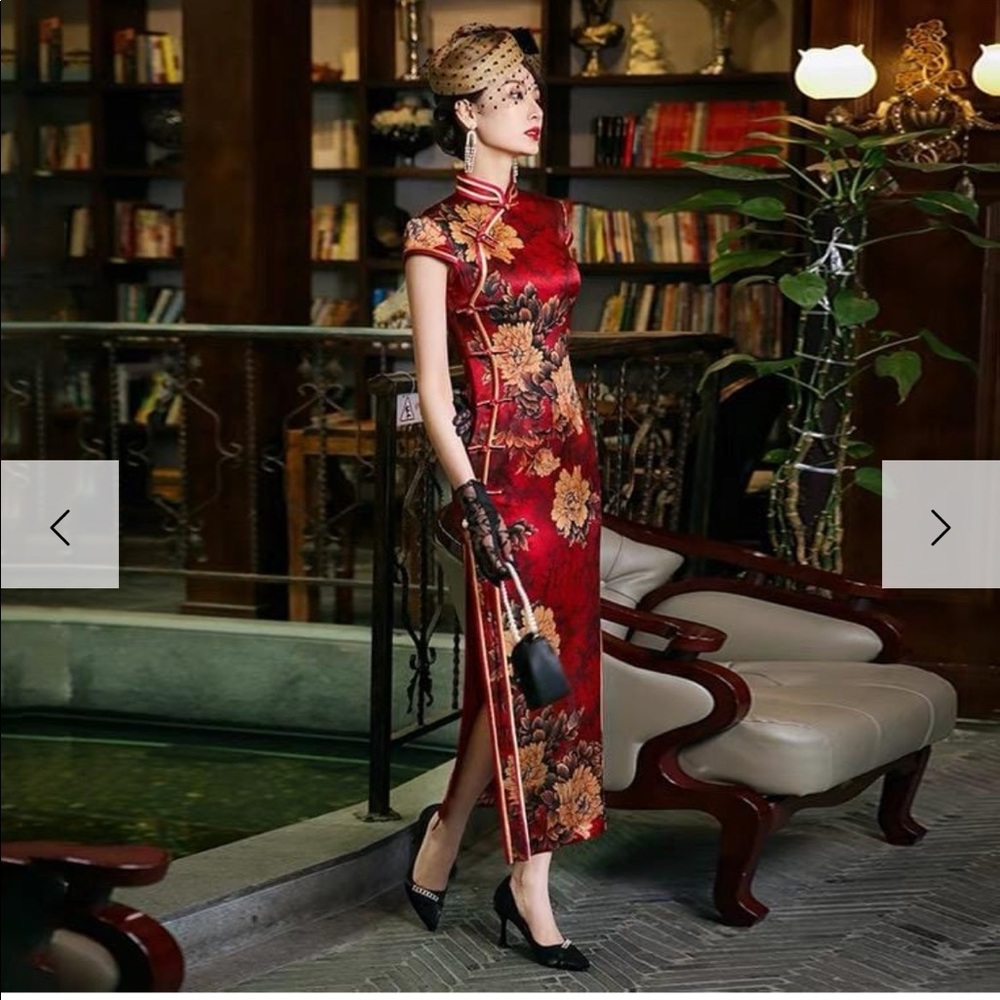 Elegant Red Floral Cheongsam Dress with Gold Accents